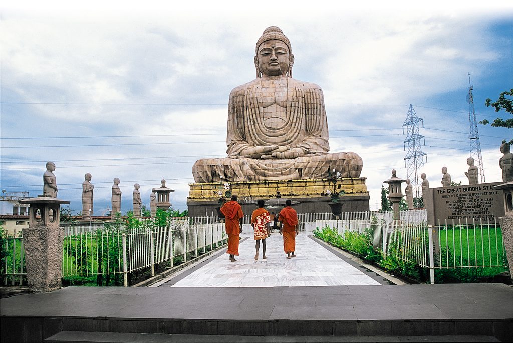 bodhgaya with khorlo 2