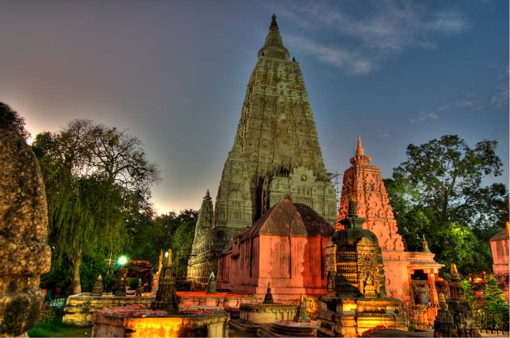 bodhgaya with khorlo 3